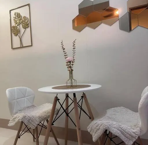 Apartment Staycation At Shore By Layandy Manila