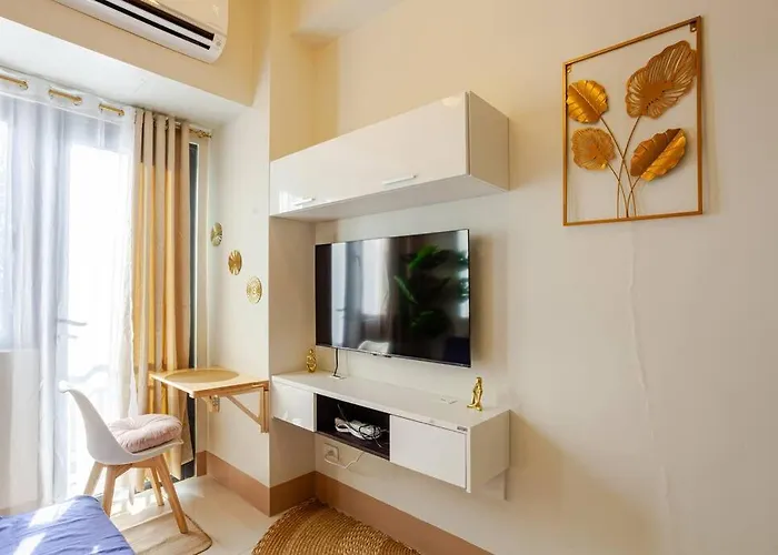 Staycation At Shore By Layandy Manila